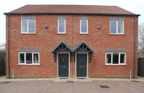 Newark area - modern 3 bedroom semi with free off road parking for 2 vehicles - Photo 2