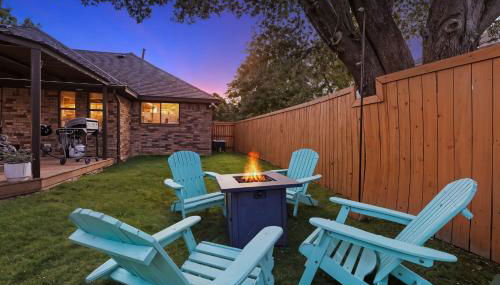 3-BD 2-BA Frisco Getaway - Backyard Patio BBQ - Foto 3