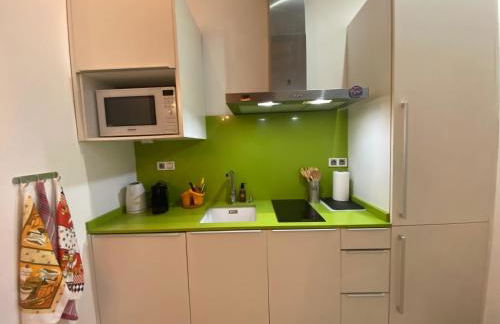 Your Valencia Home - Photo 4