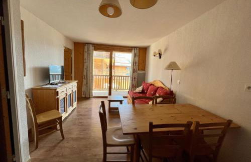 Appartement 6 places aux pieds des pistes avec piscine, wifi et parking privé, salle de bain refaite à neuf - Foto 20