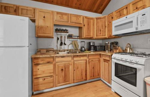 The Beary Cozy Cabin, Huge Snow Play Area! - Foto 2