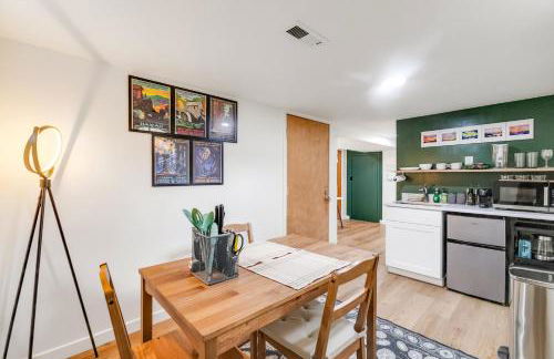 Bright 1BR Near UW & Local Parks - Foto 8