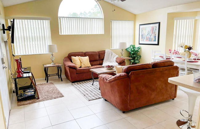 Three Bedroom Apartment #3 -- 5014 LBC -- Vusa Three Bedroom Condo Apartment - Foto 12