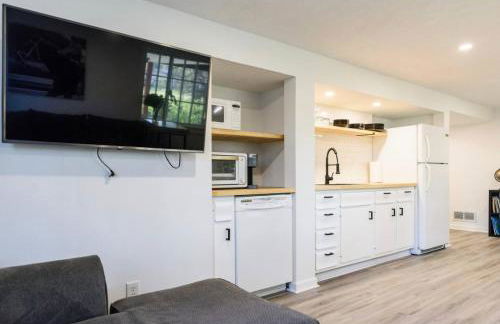 Spacious 2-BR Retreat Near Louisville Attractions - Photo 14