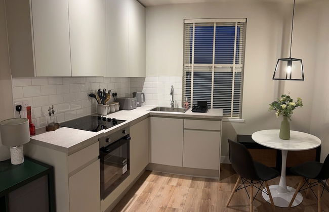 Renovatedapartmentsleeps4-freeparking-tv - Foto 3