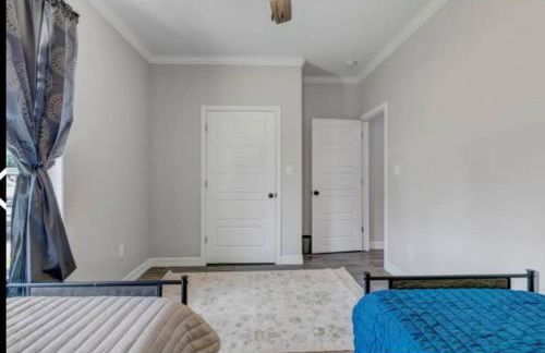 Reduced! Newly Renovated Luxe West Beaumont w Priv - Foto 20