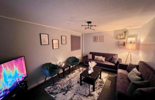 3-Bed Detached House Private Drive for Two Cars - Foto 9