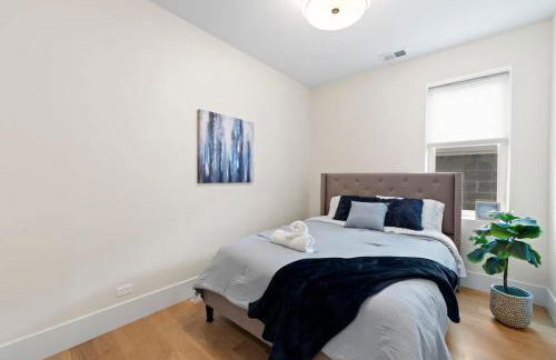 Comfy 3-BD Apt near United Center with Balcony - Foto 24