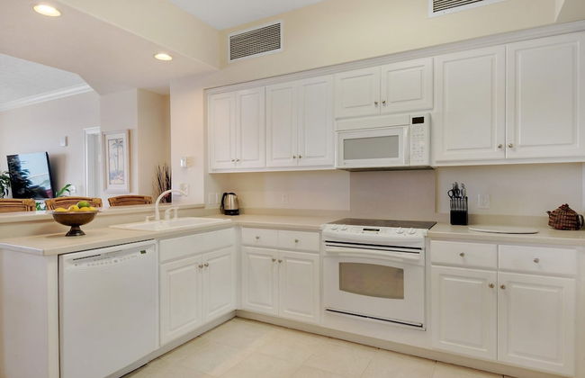 Stunning 16th Floor Condo with Fitness Center, Hot Tubs, Pools, and Beach Access - Unit 1606 by RedAwning - Foto 6