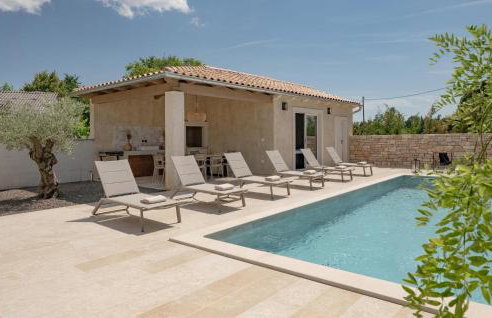 Nice Home In Zminj With Sauna - Photo 13