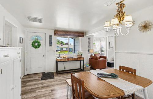 Cozy Downtown Cottage Near Beach and Pier - Foto 15