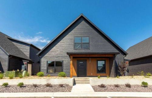 The Luxx - ALL NEW / 4 BD / Poolside / Hot Tub / Lake View - Foto 39