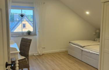 Landhausstübchen 105qm mit Balkon-2 Schlafzimmer-Bad-WC-WiFi-Kaffeemaschine-Waschmaschine-Trockner-Föhn-Handtücher und Bettwäsche-sehr familienfreundlich - Photo 31