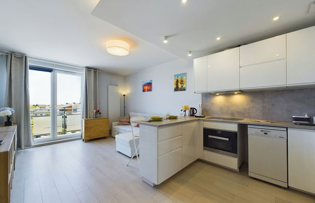 Apartment With Parking Gdynia by Renters - Photo 7