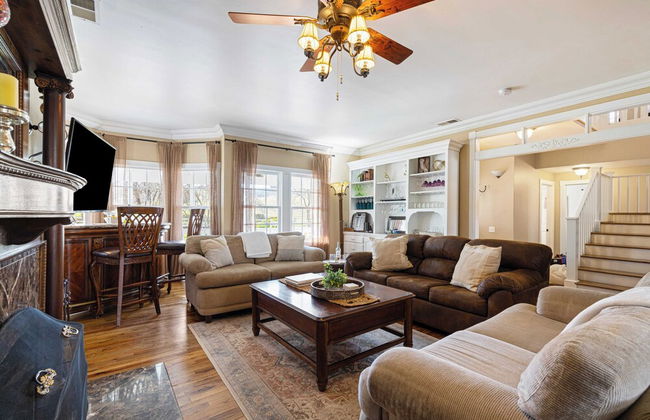 Victorian Manor In Paso Robles Wine Country + Pool, Hot Tub, Firepit, Tennis Court Sleeps 28 - Photo 11