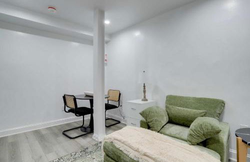 Sojourn Studio Cosmopolitan Pad 5 Min from Metro - Foto 17