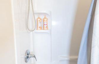 LUX - Downtown Oasis - Pool Table! Free Parking! - Foto 4