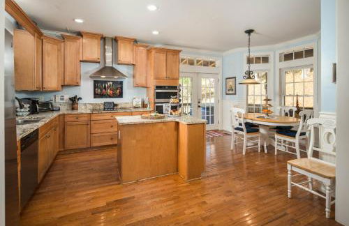 Mountain Retreat with Hot Tub, Game Room and Views - Foto 18