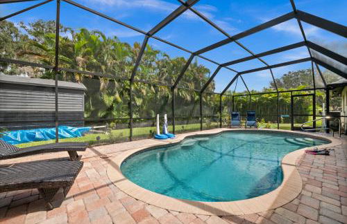 Sunny Oasis Getaway -Heated Pool-Mini Golf-Near Beach - Foto 11