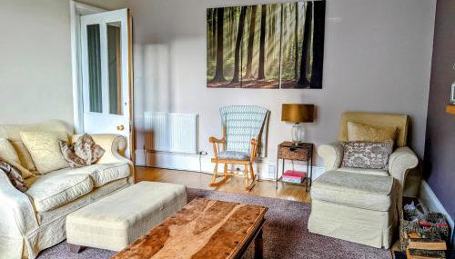 Huge 4 Bed Apt - Perfect Base to Explore The Borders - Foto 2