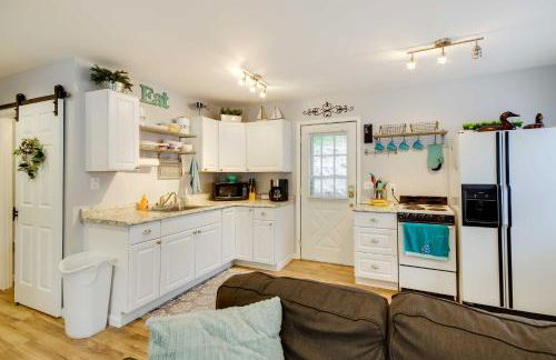 Lakefront Sunrise Beach Home with Private Dock! - Foto 6