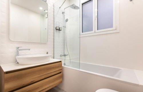 Majestic 4BR/4BATH apartment in Sagrada Familia area - Photo 77