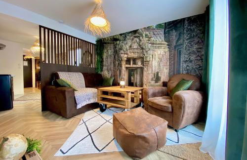 L'Expédition - By BEST KEYS - Expérience Unique - Déco Immersive - Lit Queen Size & Canapé Convertible - Centre Ville - Smart TV - Machine à Café Nespresso - Netflix & WiFi ILLIMITÉ - Check-in Autonome - Parking Gratuit - Foto 2