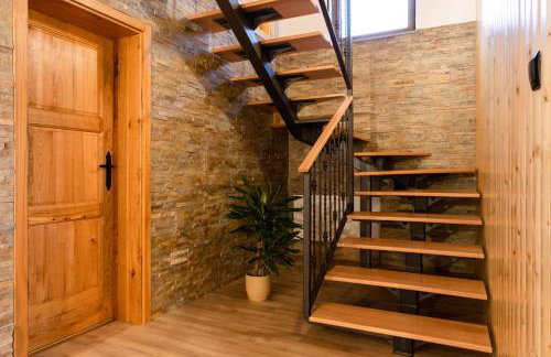 Apartment Stone and Wood - Photo 6