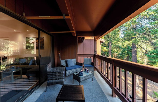 Walk to Lake, Dining+shops 5mins to Ski Resort Incline Paradise by Avantstay - Photo 33