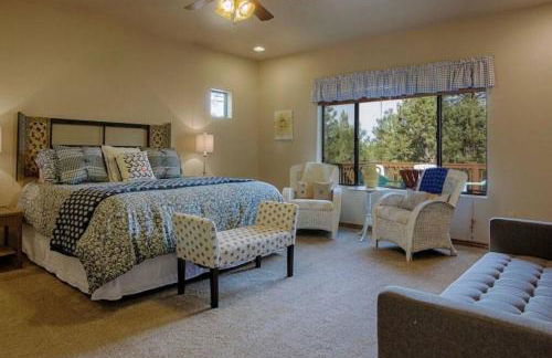 Torreon Family Cabin, Large Decks & Open Floorplan - Photo 27