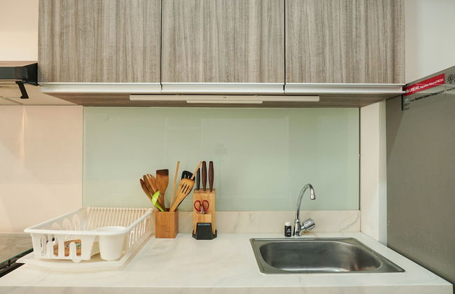 Best Studio Apartment Vittoria Residence with Sofa Bed - Photo 3