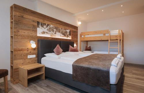 Alpenvilla Large Family Apartment - by Familiaris- Pools 500 meters - Foto 5