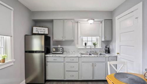 Patty's Place - Private and Convenient EV-Friendly Apartment near Downtown - Foto 5