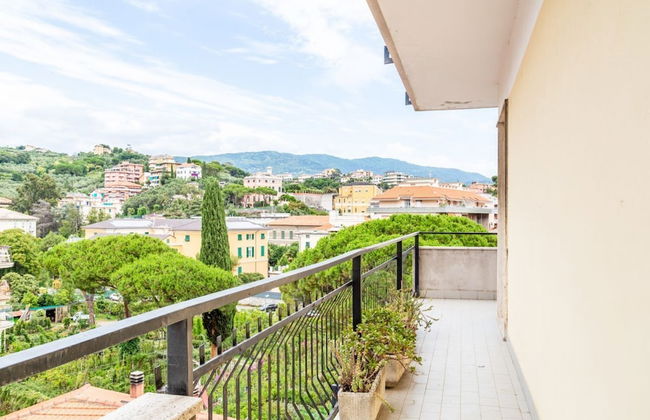 Chiavari Colorful Flat with Garage - Foto 24