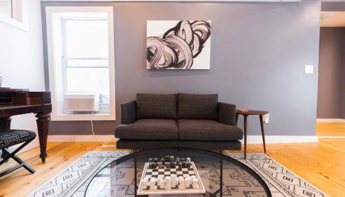 Rustic Luxe Creekside Retreat with Hot Tub and Fire Pit, Minutes From Hudson - Foto 2