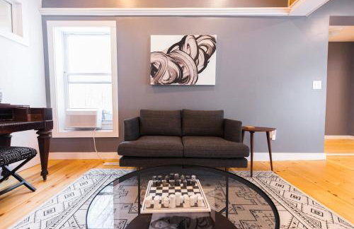 Rustic Luxe Creekside Retreat with Hot Tub and Fire Pit, Minutes From Hudson - Foto 2