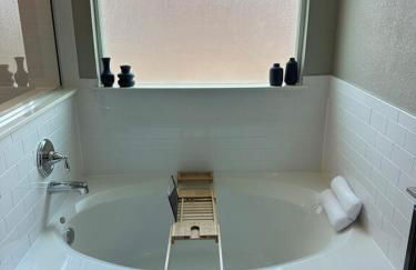 Relax with Spacious Modern Simplicity - Photo 15