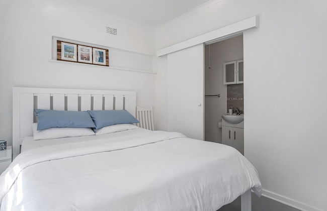 Unwind in Coastal Charm at Villa Santorini - Photo 10