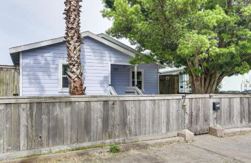 Steps to Seawall Fenced Family Home in Galveston! - Foto 24