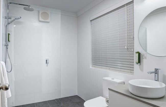 Broadwater Resort Como - Photo 16