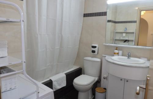 A&J Apartments or Rooms athens airport - Foto 134