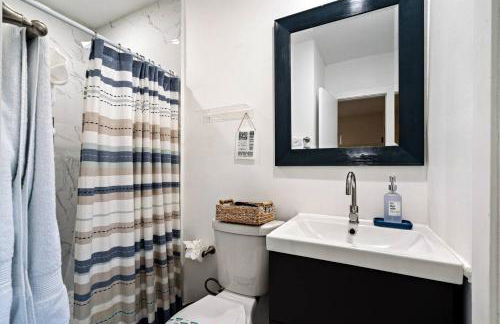 Villa Oasis 3 Miles to Hard Rock Stadium & Casino, Guitar Hotel Nearby, Pool, Game Room, Sleeps 12, 15 Min to Beach - Foto 37