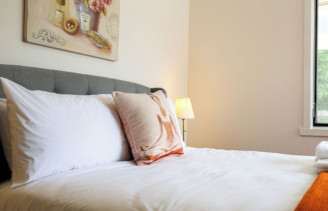 StayAU Serene 3BR Haven for Families - Photo 6