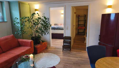 statt HOTEL - Frisch, Frech und Farbenfroh - Helle Souterrainwohnung - Photo 4