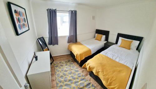 2 Bed Spacious Apartment, Sleeps 4, Free Wifi, Free Parking, Amenities Nearby, Good Transport Links Nearby, Contractors and Holidays - Foto 3