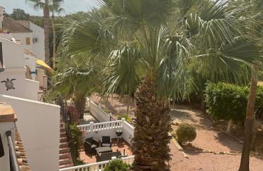 Modern, lovely, poolside 2 bedroom apartment - Foto 18