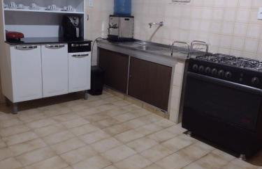 Apartamento amplo 10 mim da praia - Foto 47