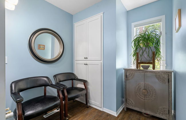 The Giraffe House - Photo 37