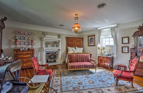 Historic Cedar Hill Mansion on Large Farm with Pool! - Foto 27