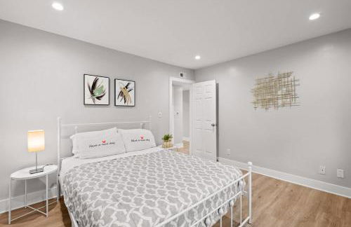 Serene Hilltop Oasis Above the City w Private Pool - Foto 40